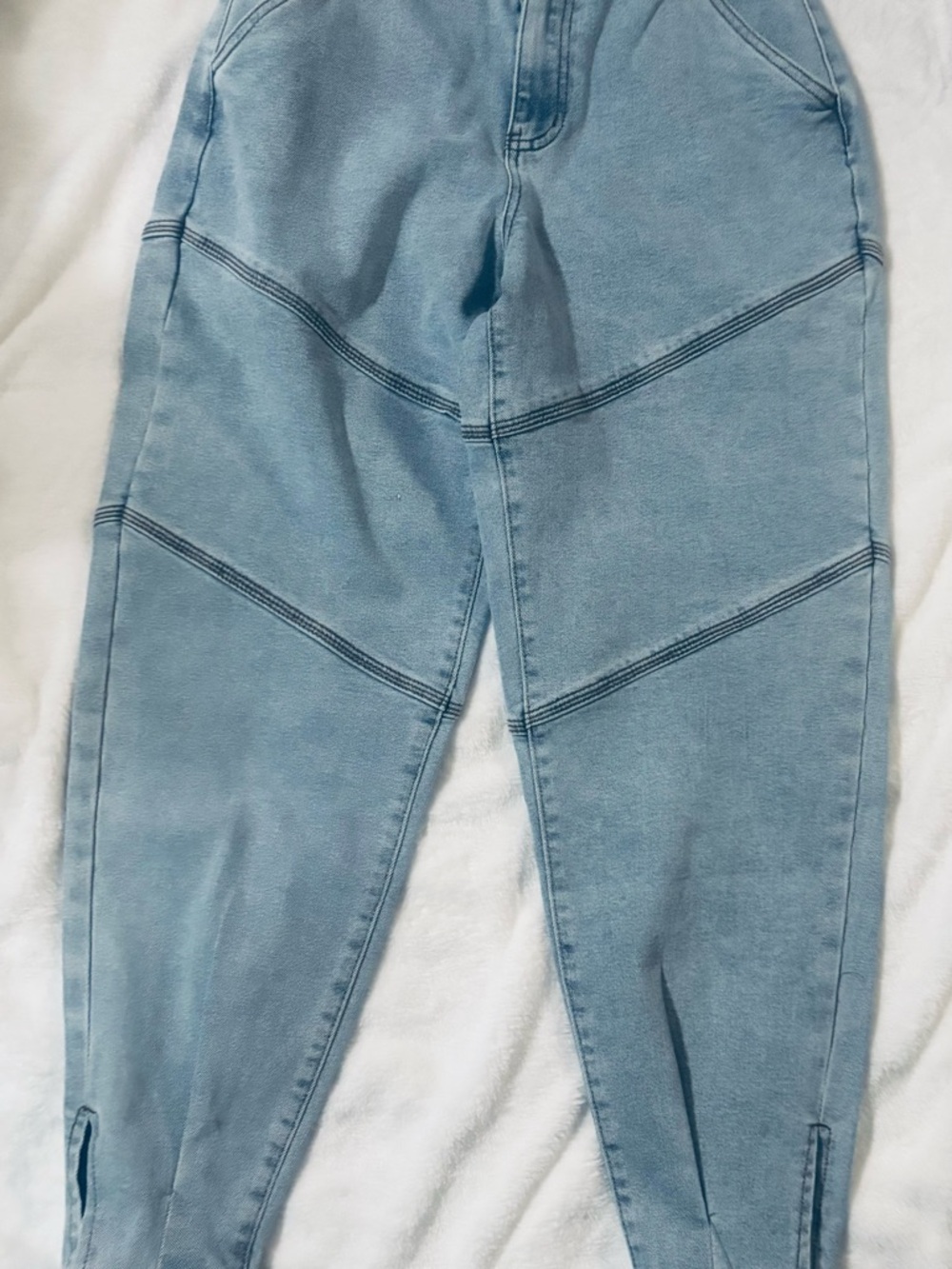Women's Light Blue Ankle Crop Jeans with Chevron Seam Detail